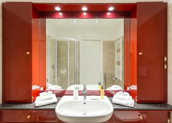 Amazing Via Del Tritone Apartment Rom