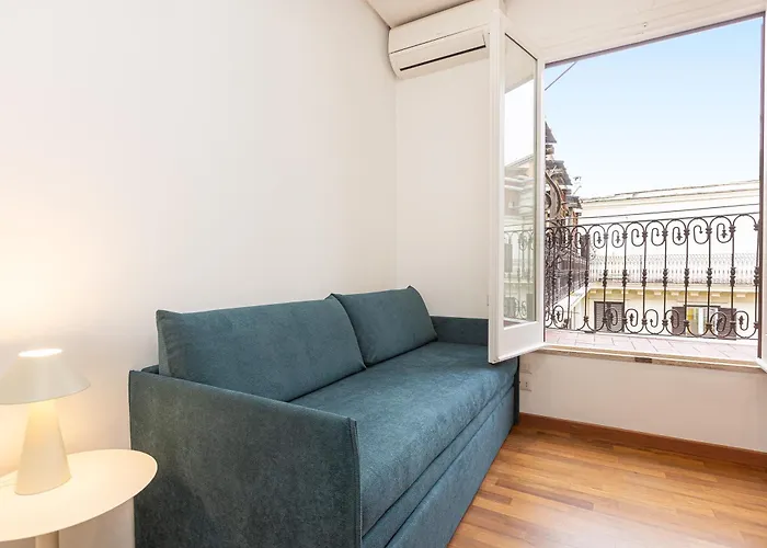 Amazing Via Del Tritone Apartment