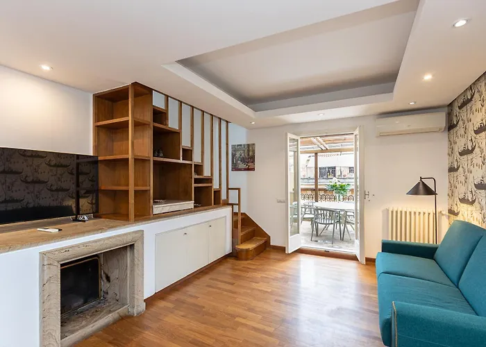 Amazing Via Del Tritone Apartment