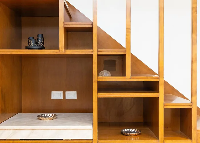 Amazing Via Del Tritone Apartment Rom